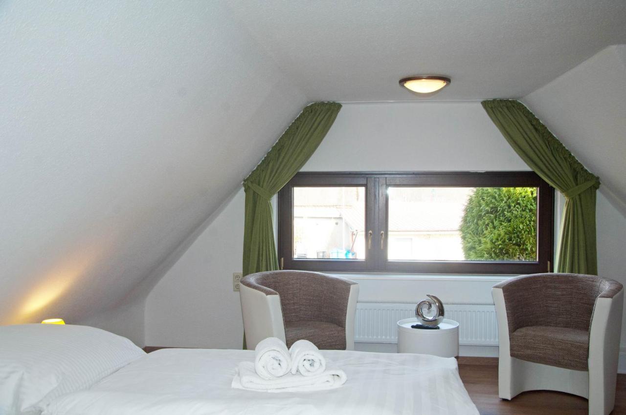 Wg Bernstein - Reetdachhaus - Ruhe Und Seeblick Sellin  Bagian luar foto