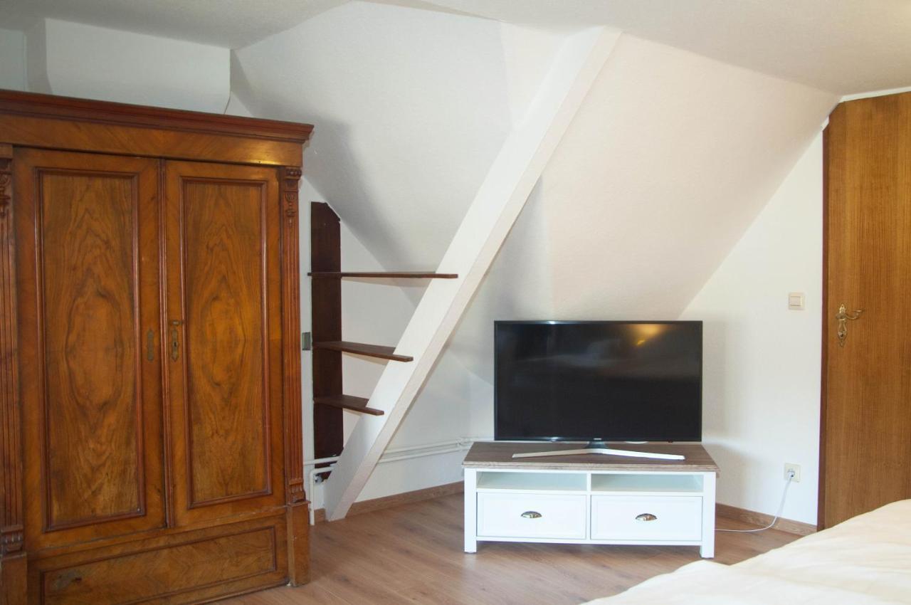 Wg Bernstein - Reetdachhaus - Ruhe Und Seeblick Sellin  Bagian luar foto