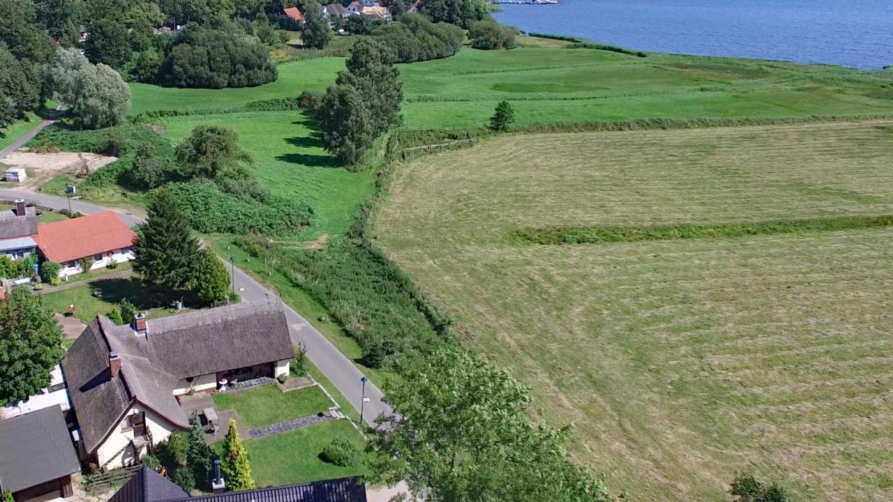 Wg Bernstein - Reetdachhaus - Ruhe Und Seeblick Sellin  Bagian luar foto